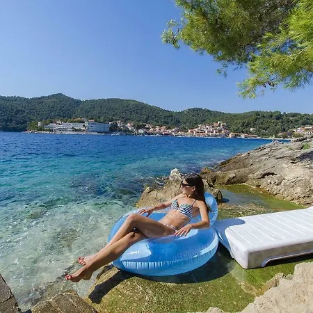Mari - Next To The Sea * Brna
